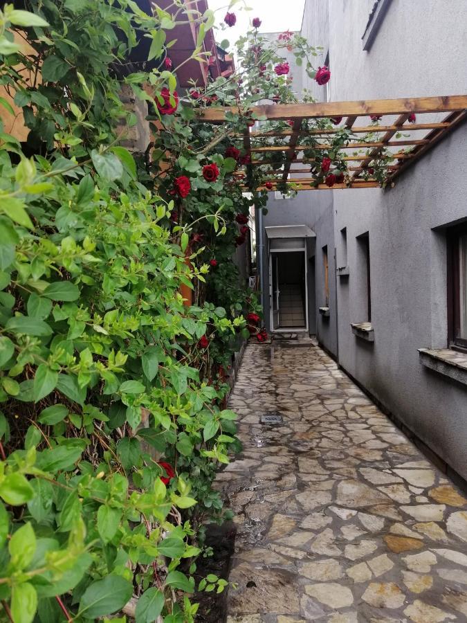 Nest Hotel Belgrade Exterior photo
